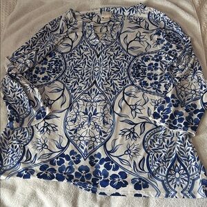 Chico's White Top with Blue Floral Medallion Print size 2